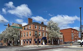 Oaks Inn Baltimore At 1840S Plaza